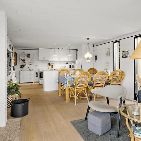 3 Bedroom In Harboore * 哈博尔